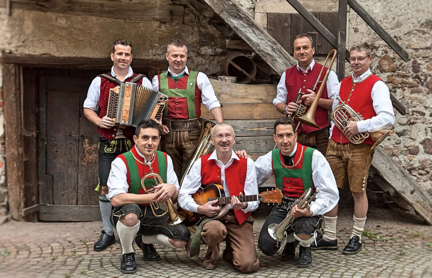 La Südtiroler Tanzlmusig (I) sa preschenta!